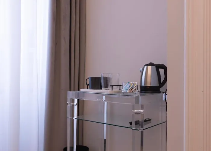 Tiburtina 86 Luxury Konukevi Roma