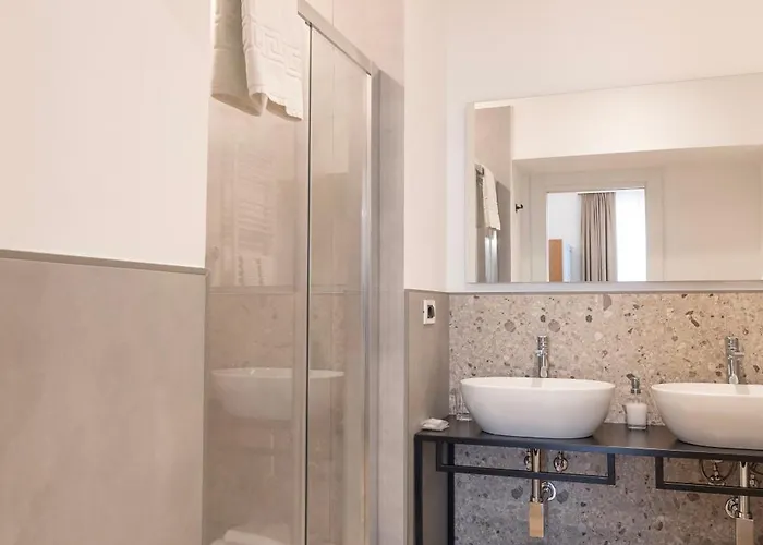 Tiburtina 86 Luxury Konukevi Roma